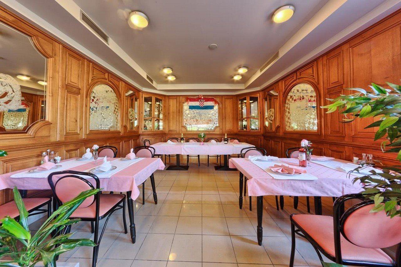 Hotel Trogirski Dvori ภายนอก รูปภาพ