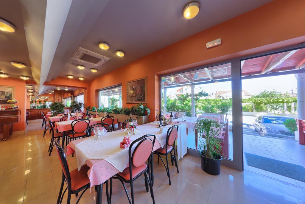 Hotel Trogirski Dvori ภายนอก รูปภาพ