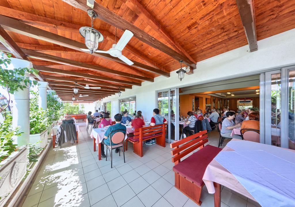 Hotel Trogirski Dvori ภายนอก รูปภาพ