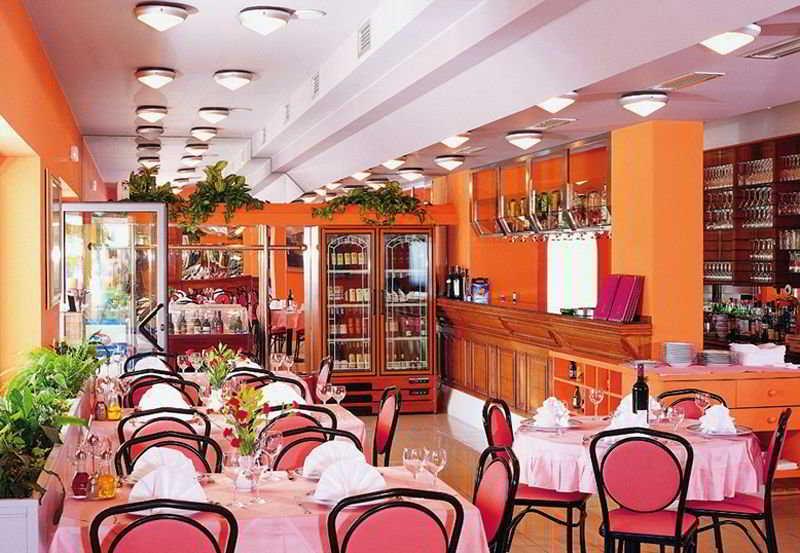 Hotel Trogirski Dvori ภายนอก รูปภาพ