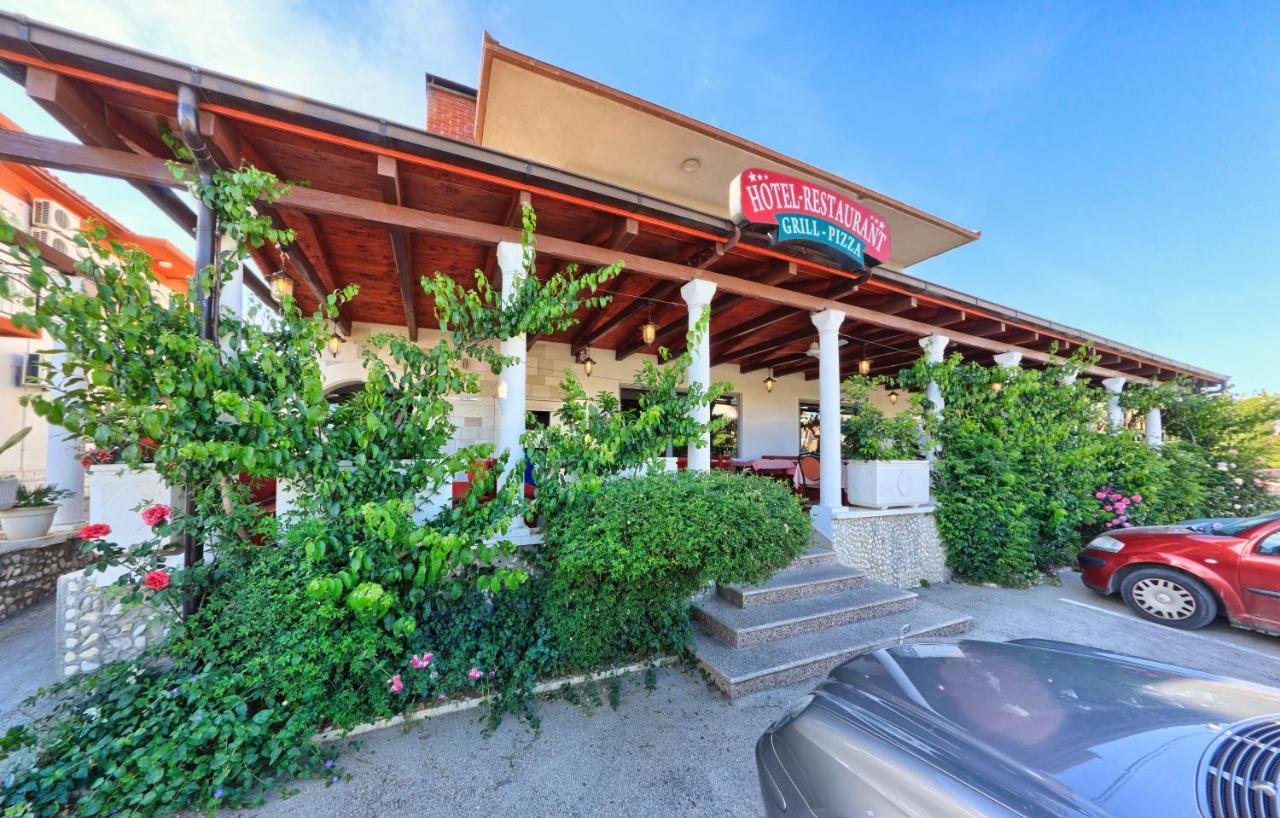 Hotel Trogirski Dvori ภายนอก รูปภาพ