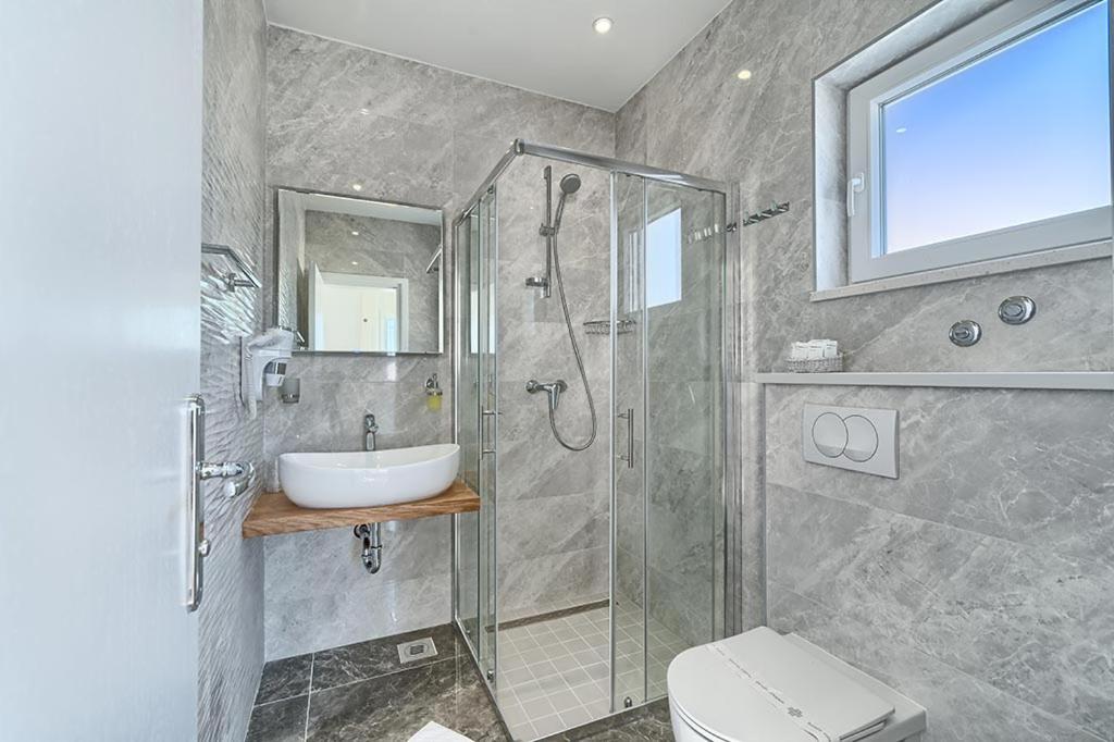 Hotel Trogirski Dvori ภายนอก รูปภาพ