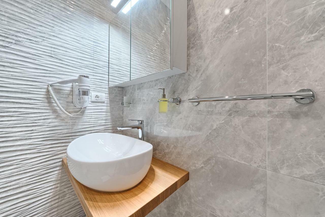 Hotel Trogirski Dvori ภายนอก รูปภาพ